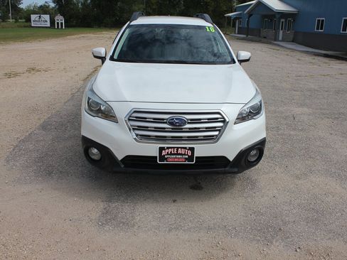 Used 2016 Subaru Outback 2.5i Premium AWD/4WD image 2
