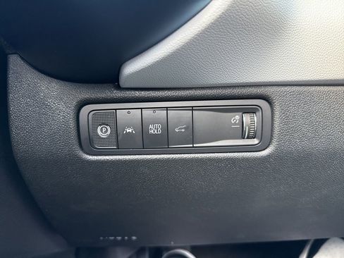 Used 2025 Chevrolet Equinox EV LT image 49