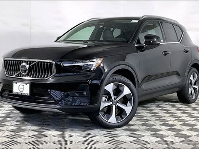New 2025 Volvo XC40 B5 Plus w/ Protection Package Premier