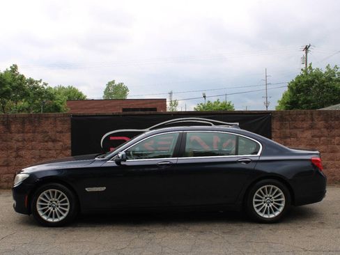 Used 2011 BMW 750Li xDrive image 2