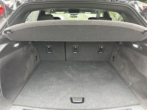 Used 2024 Cadillac XT4 Premium Luxury image 12