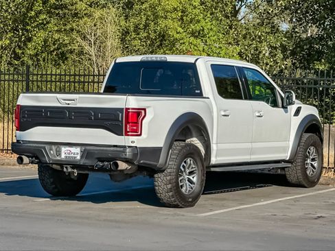 Used 2018 Ford F150 Raptor w/ Equipment Group 802A Luxury AWD/4WD image 3