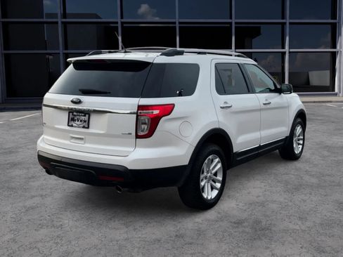 Used 2014 Ford Explorer XLT w/ Equipment Group 202A image 5