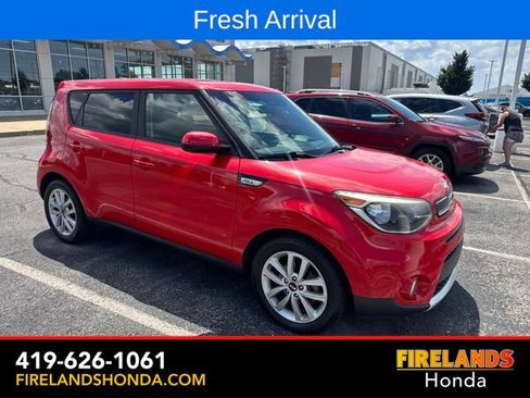 Used 2017 Kia Soul + FWD image 9