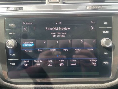 Used 2019 Volkswagen Tiguan SE w/ Panoramic Sunroof Package image 18