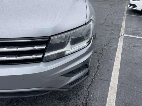 Used 2021 Volkswagen Tiguan SE w/ Panoramic Sunroof Package image 14