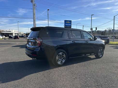 Certified 2025 Chevrolet Suburban Z71 image 6