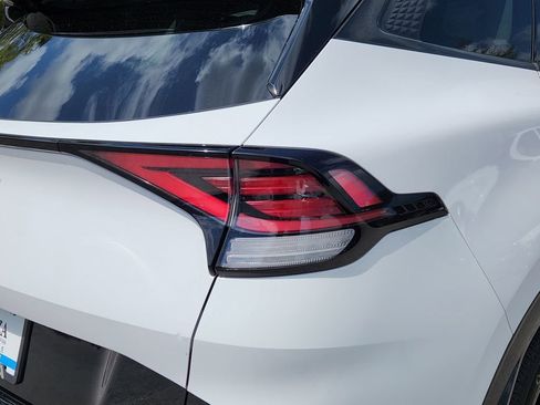 Used 2023 Kia Sportage SX image 7