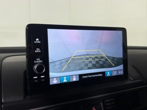 Used 2025 Honda Pilot Touring image 19
