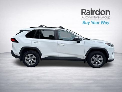 Used 2021 Toyota RAV4 LE FWD image 8