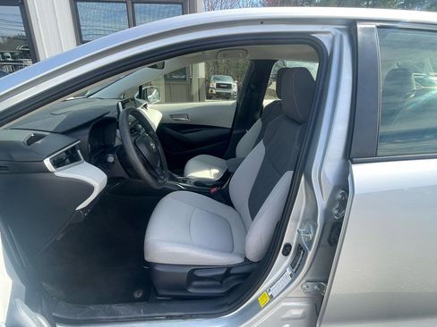 Used 2020 Toyota Corolla LE w/ Carpet Mat Package (TMS) FWD image 11