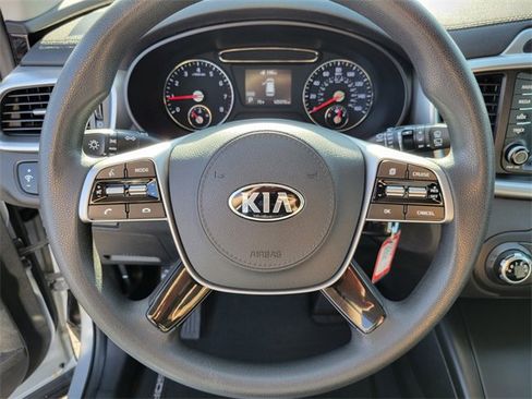 Used 2019 Kia Sorento L image 17