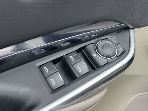 Certified 2023 Cadillac XT4 Luxury w/ Cold Weather Package image 10