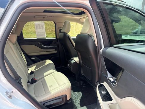 Certified 2025 Lincoln Corsair Grand Touring AWD/4WD image 27