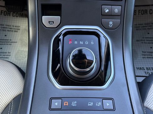 Used 2019 Land Rover Range Rover Evoque SE Premium AWD/4WD image 25