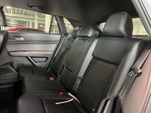 Used 2023 Volkswagen Atlas Cross Sport SE AWD/4WD image 33