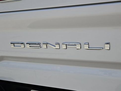 Used 2023 GMC Sierra 2500 Denali w/ Denali Ultimate Package image 15