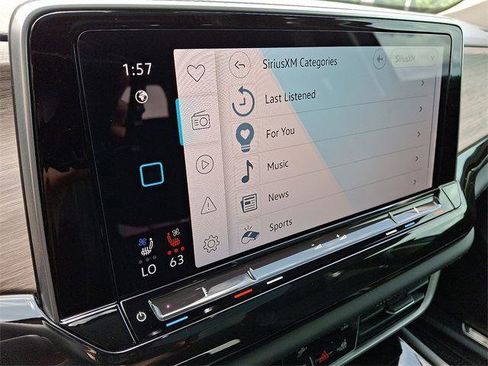 New 2025 Volkswagen Atlas SEL image 17