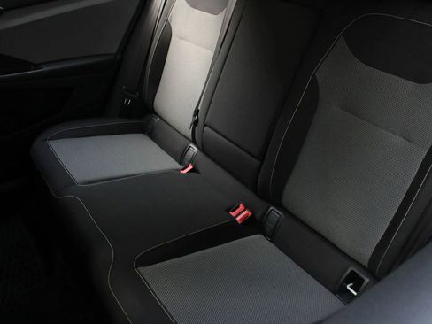 Used 2022 Volkswagen Taos S image 19