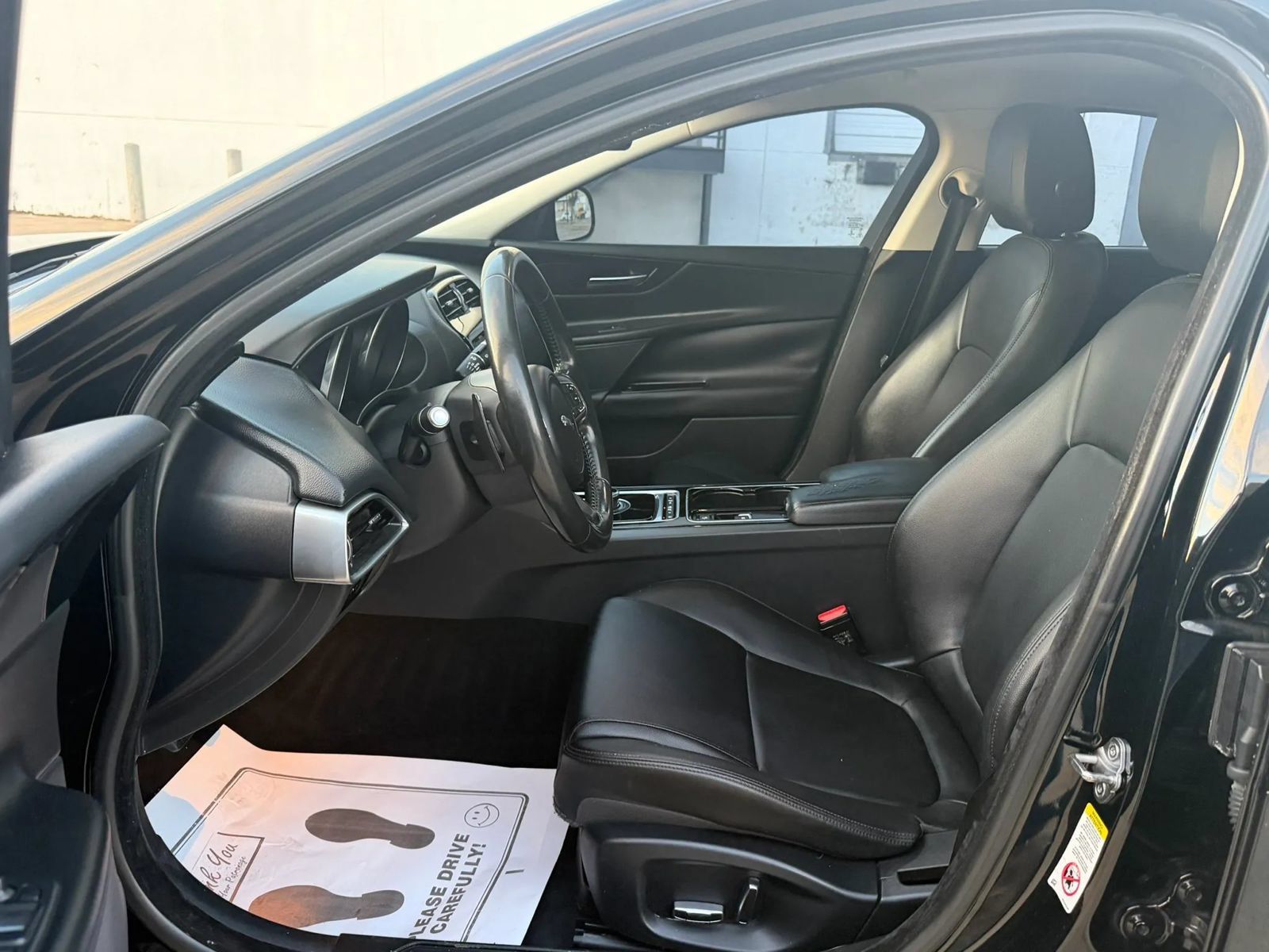 Used 2017 Jaguar XE RWD image 14