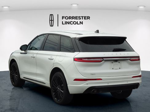 Used 2023 Lincoln Corsair AWD w/ Equipment Group 101A image 5