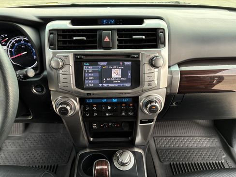 Used 2019 Toyota 4Runner Limited AWD/4WD image 23