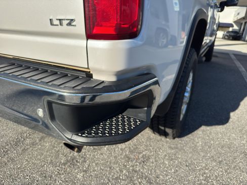 Certified 2023 Chevrolet Silverado 2500 LTZ w/ LTZ Premium Package image 8