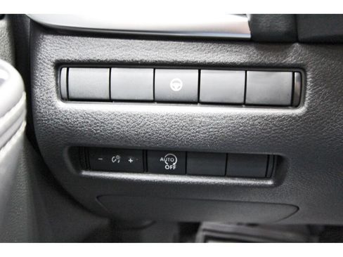 Used 2023 Nissan Rogue SV FWD image 21