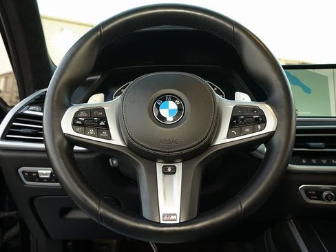 Used 2021 BMW X7 M50i image 12