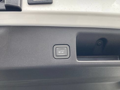 New 2026 Chevrolet Equinox EV LT AWD/4WD image 19