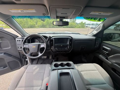 Used 2018 Chevrolet Silverado 1500 Custom w/ Custom Value Package AWD/4WD image 12
