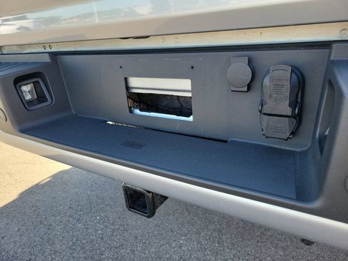 Used 2025 Ford F150 XLT w/ Equipment Group 302A MID AWD/4WD image 10
