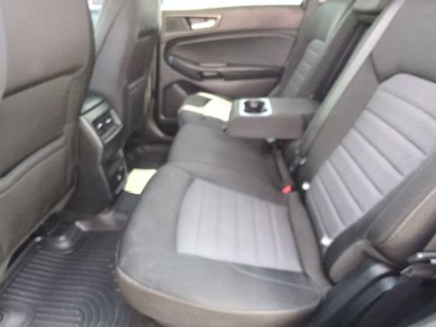 Used 2020 Ford Edge SE FWD image 23