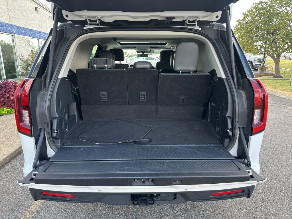 Used 2025 Ford Expedition Active AWD/4WD image 17