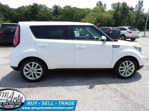 Used 2019 Kia Soul + image 6