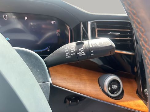 Used 2022 Jeep Grand Wagoneer Series III w/ Rear Seat Video Group 1 image 31