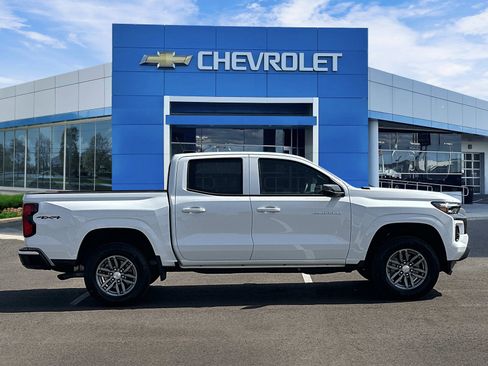Used 2026 Chevrolet Colorado LT w/ LT Convenience Package AWD/4WD image 5