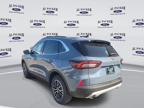 New 2026 Ford Escape SE image 3