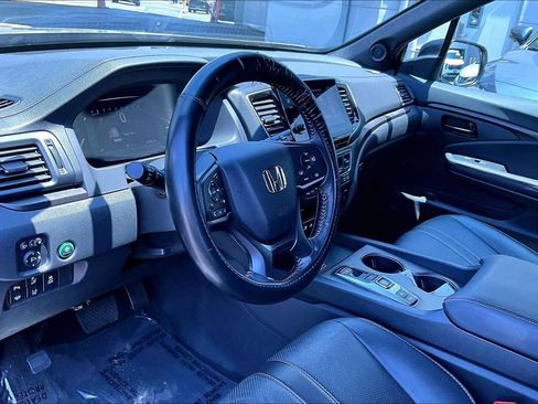 Used 2025 Honda Passport TrailSport image 9