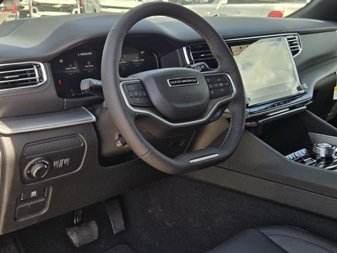 New 2026 Jeep Grand Wagoneer L Limited AWD/4WD image 17
