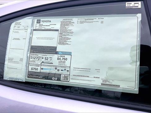 New 2026 Toyota Prius Plug-In Hybrid FWD image 18