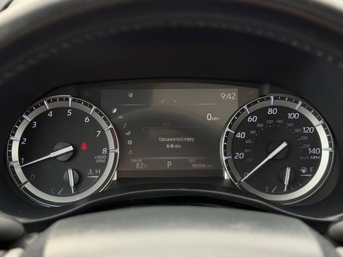 Used 2022 Toyota Highlander XLE AWD/4WD image 20