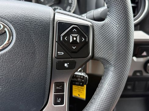 Used 2019 Toyota Tacoma SR5 RWD image 16