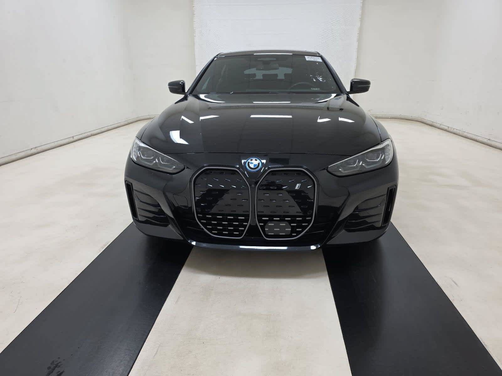 Used 2023 BMW i4 eDrive40 w/ M Sport Package RWD image 2