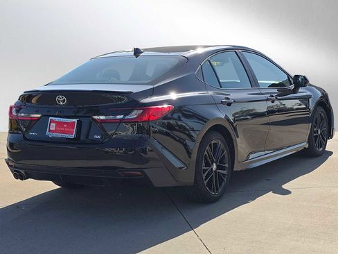 Certified 2025 Toyota Camry SE FWD image 3