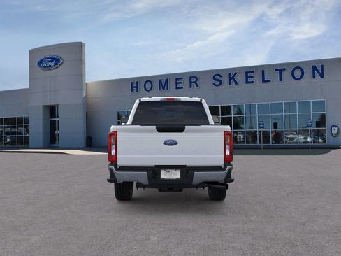 New 2026 Ford F250 XLT w/ FX4 Off-Road Package image 5