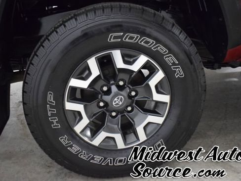 Used 2021 Toyota Tacoma TRD Off-Road w/ Technology Package image 10