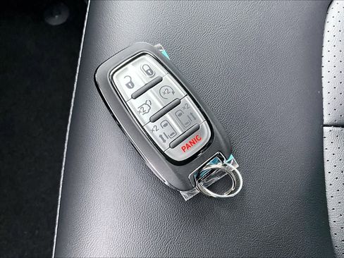 New 2026 Chrysler Pacifica Select image 20