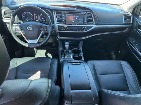 Used 2018 Toyota Highlander Limited Platinum AWD/4WD image 18