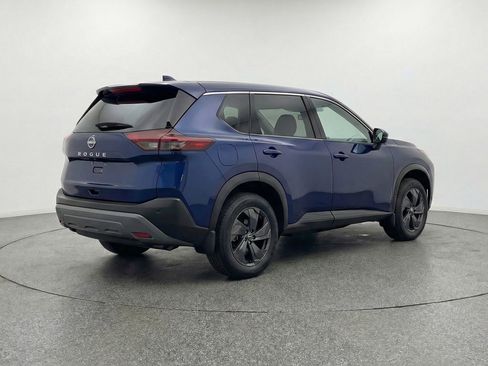 Used 2025 Nissan Rogue SV AWD/4WD image 9